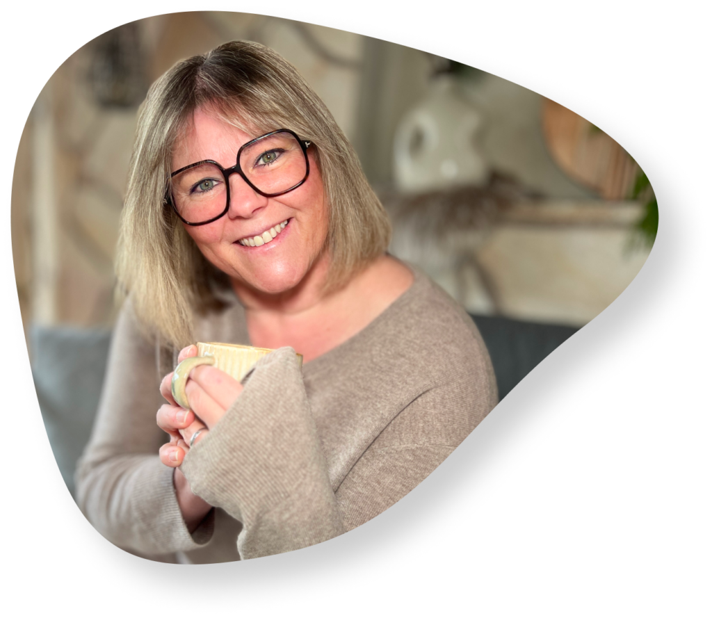 Freundliches Porträt der Beraterin, Maren - Hypnose-Coaching und psychologische Beratung, online.